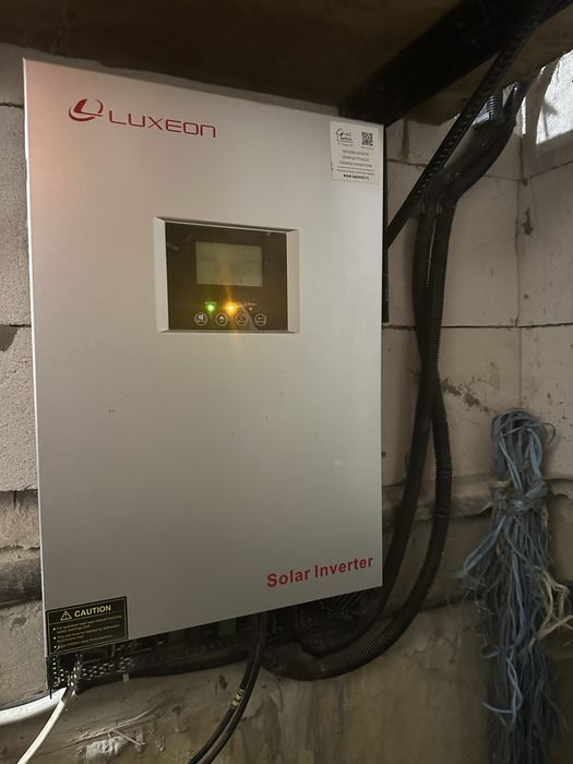 інвертер Luxeon PV18-5048 VPK плюс NMC батарея