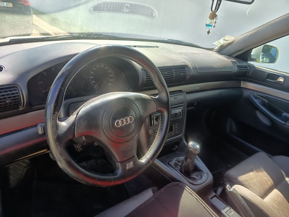 Audi a 4 B5 110 motor e caixa em muito bom estado