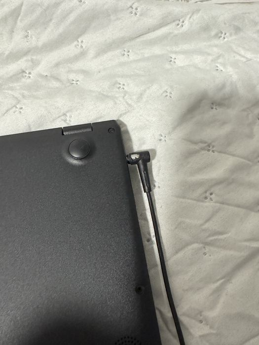 Продам ноутбук ультрабук asus e410m