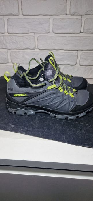 Merrell 42.        .