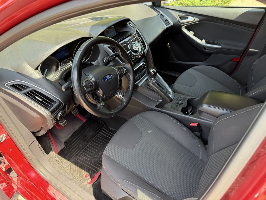 Ford Focus St 2012 photo 4
