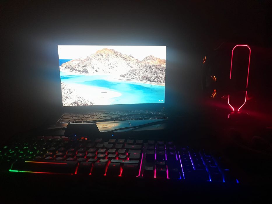 Portátil gaming MSI PE Apache PRO de alta performance.