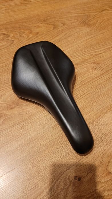 Siodelko z roweru giant roam 1