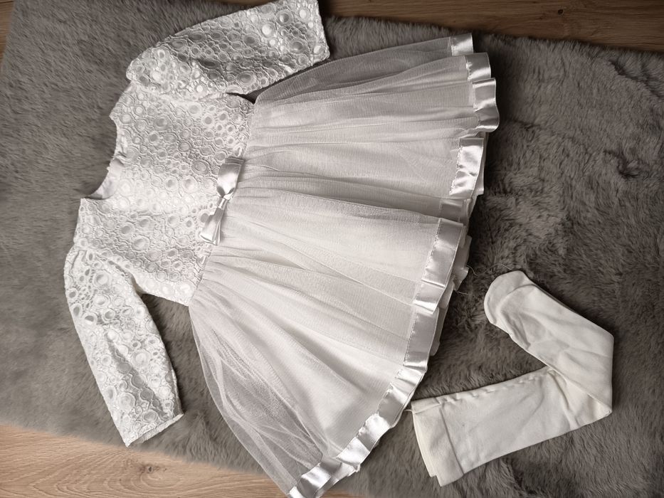 Sukienka biała do chrztu koronkowa z tiulem