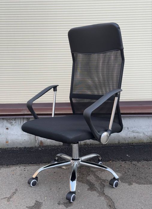 Срочная распродажа Офисная мебель Кресла стулья Крісла стульці Дивани