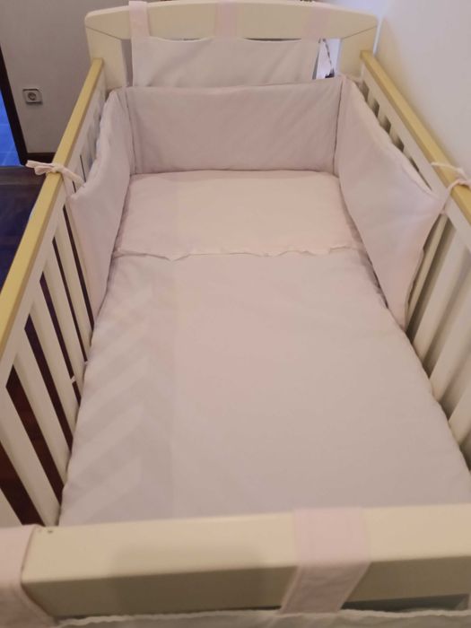 Cama de dormir como nova