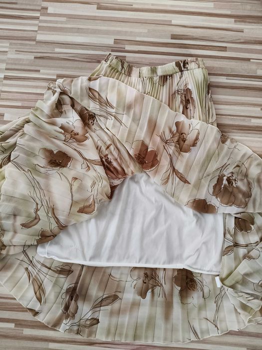 Kwiatowa spódnica plisowana, midi, M, Libaas