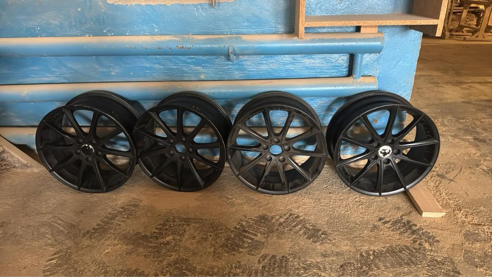 Диски R18 фірми Leyssen Tesla model 3