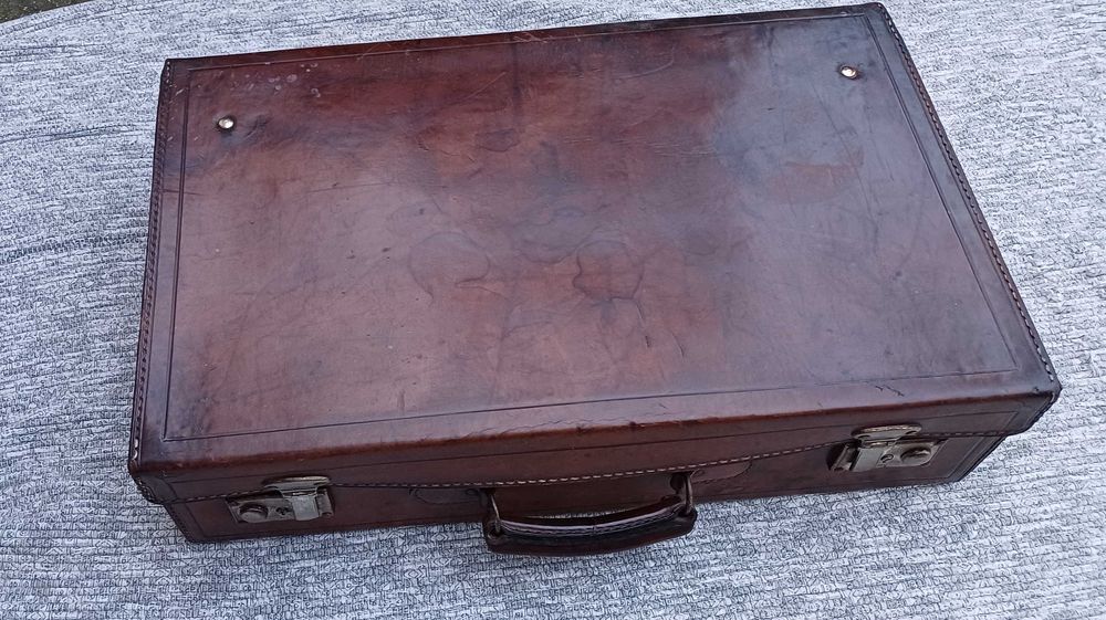 Mala antiga em couro