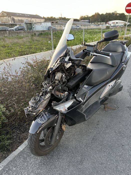 Honda Silverwing 600 para salvados