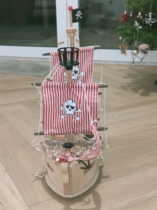 Drewniany statek piracki Playtive