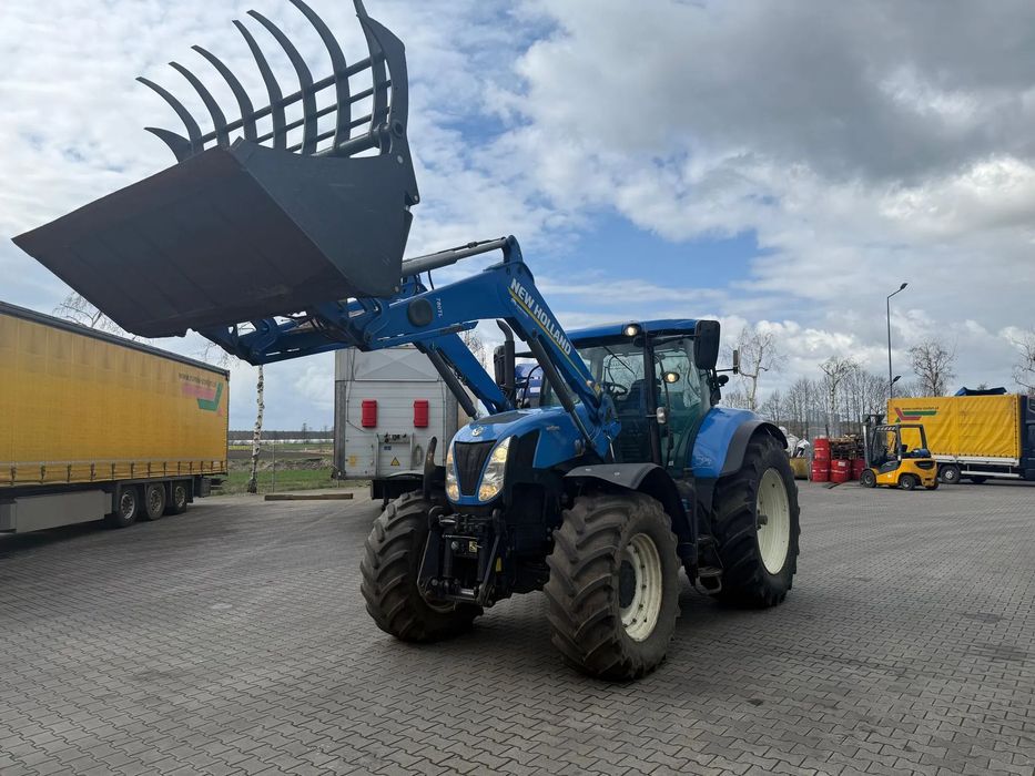 New Holland T7.220  Ciągnik N. Holland T7.220 Autocommand