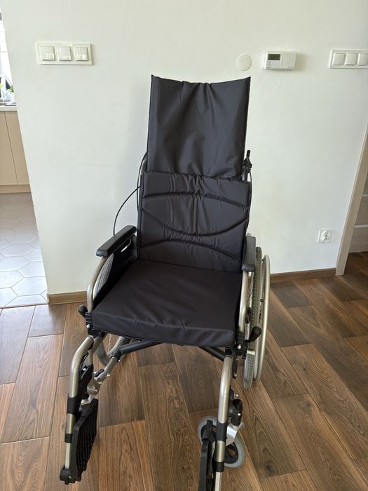 Składany wózek inwalidzki VERMEIREN V300