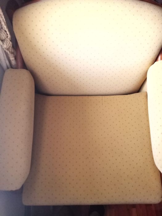 Dois sofás poltronas