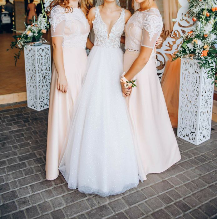 Весільне плаття.