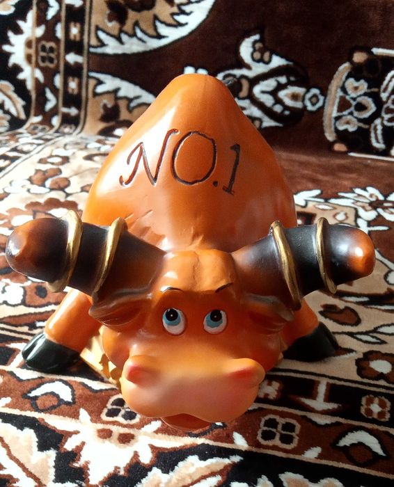 Копилка  бык пласмаса