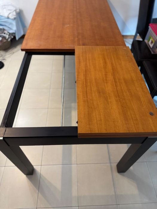 Mesa de jantar com 6 cadeiras