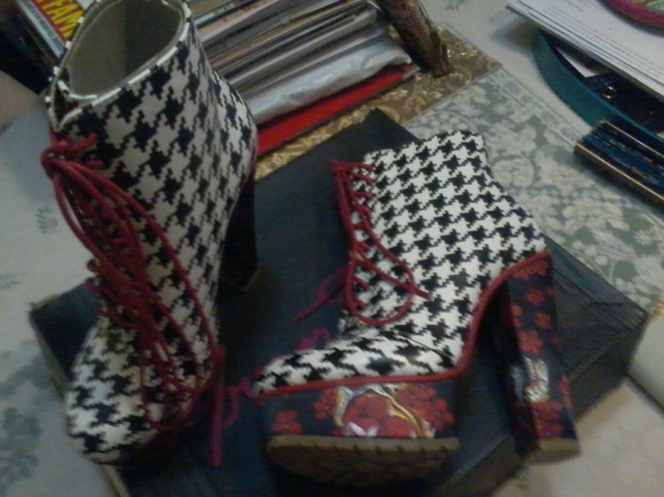 Botas Iron Fist 37 novas em caixa - 50 € - Lisboa