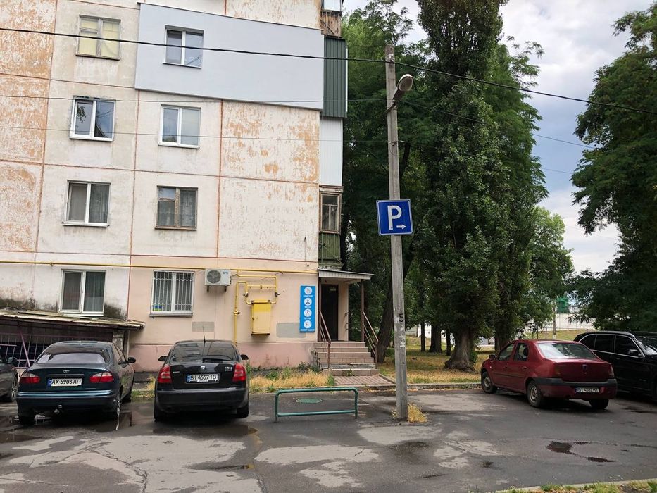 ПРОДАМ  торгово-административное помещение в центре