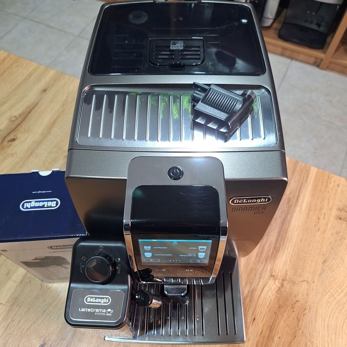 Кавомашина Delonghi Dinamica plus