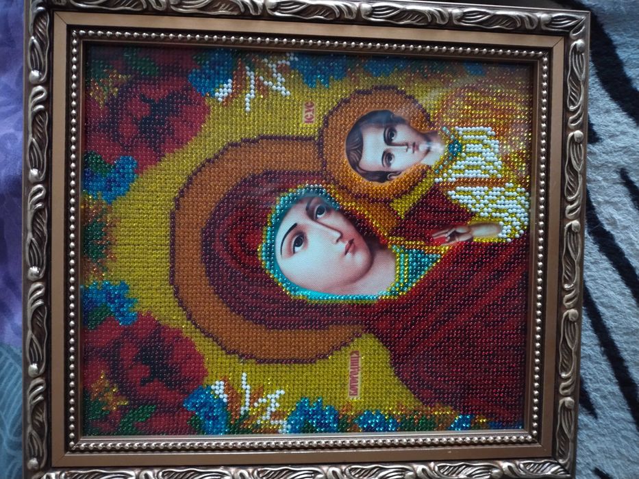 Картини вишиті чеським бісером