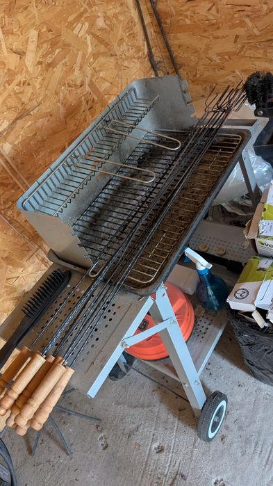 Grill ogrodowy węglowy z półką wózek mobilny