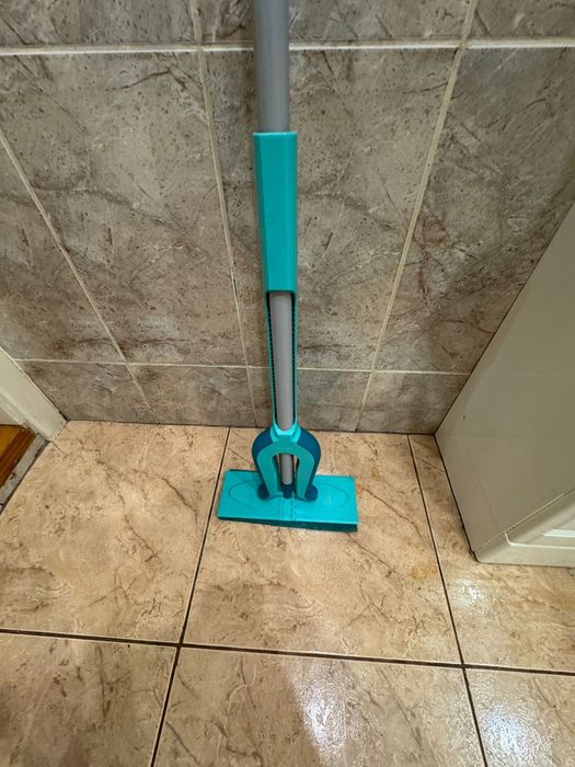 Продам швабру с віджимом