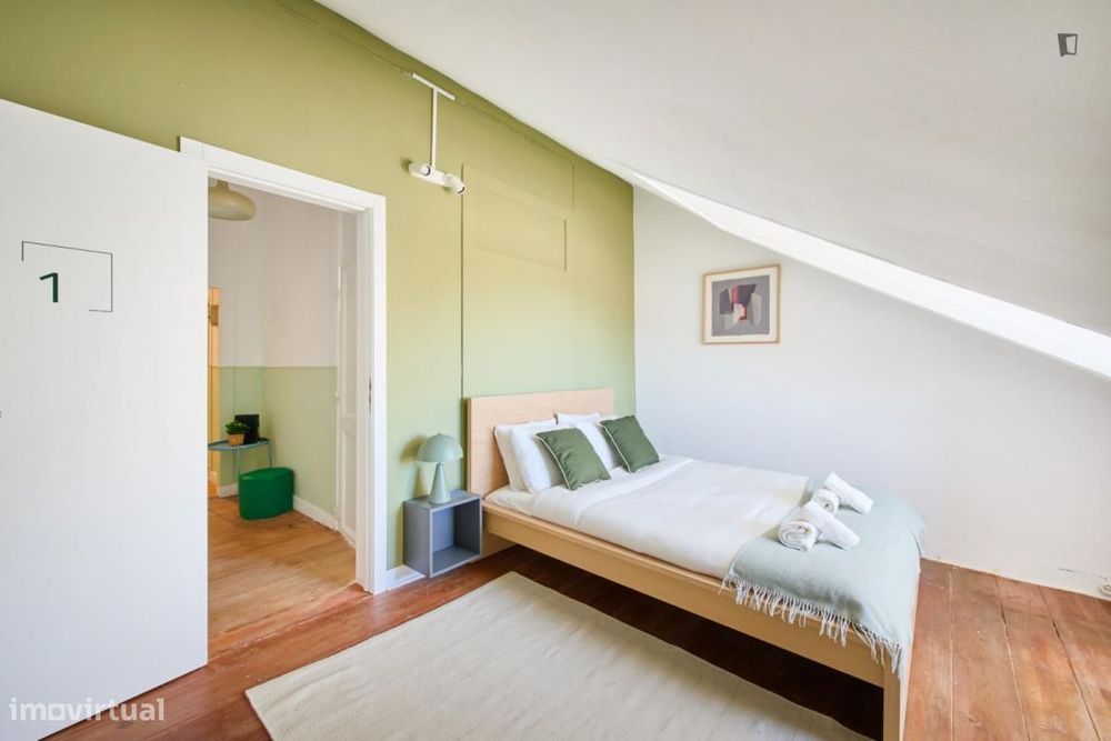 Quarto - localizado em São Bento Lisbon