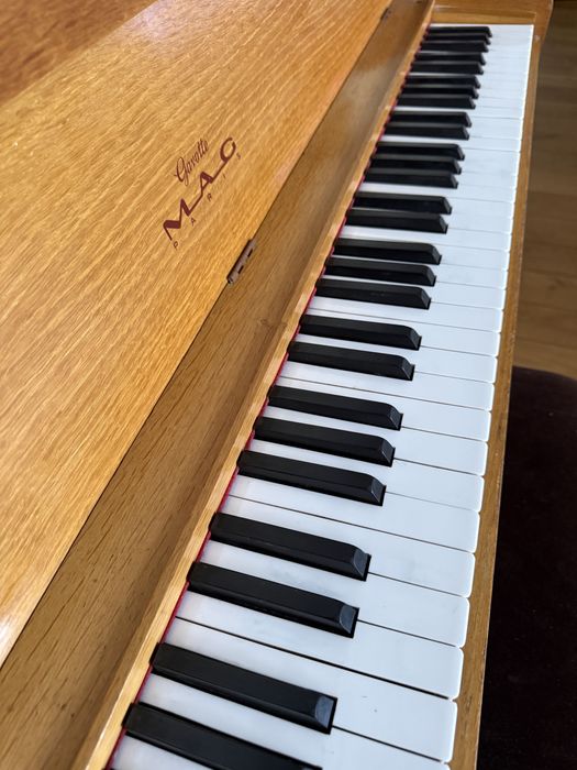 Pianino z Francji 1970-73 Gavotte MAG od Gaveau