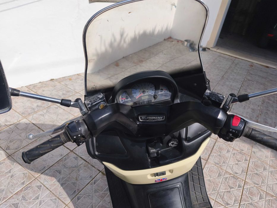 Suzuki Burgman 400 AN X - Reservada