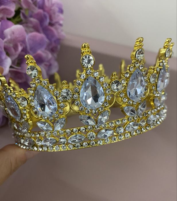 Корона, діадема, декор на торт тощо