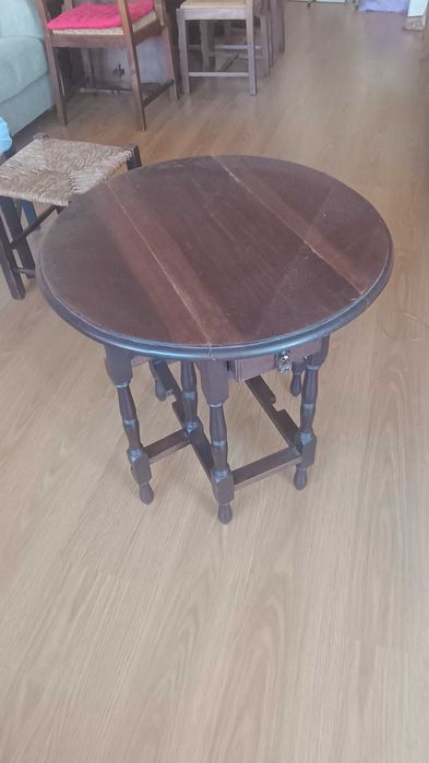 Mesa Holandesa pequena