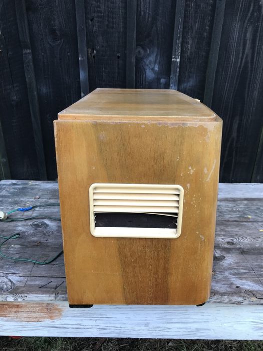 Stare radio z gramofonem Diora