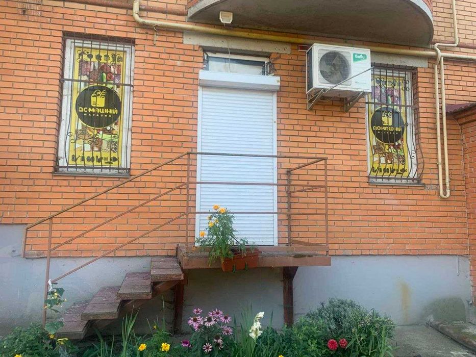 Здається в оренду комерційне приміщення на 1 поверсі, вул. Ділова,3.