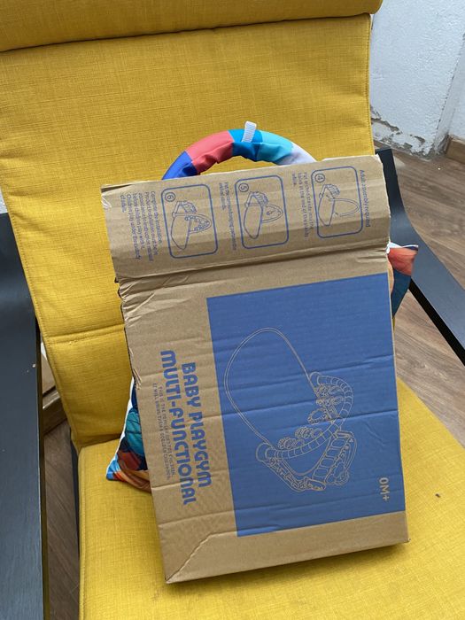 Ginasio para bebes com p iano