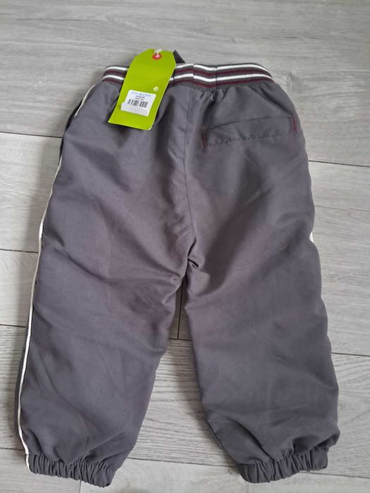 Wygodne nowe spodnie dla chłopczyka 9-12 m