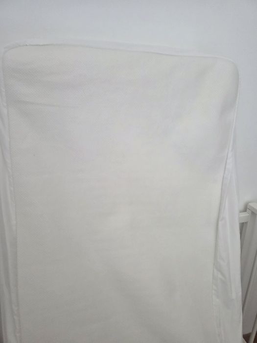 Berço Branco com colchão, edredão e protetor novos