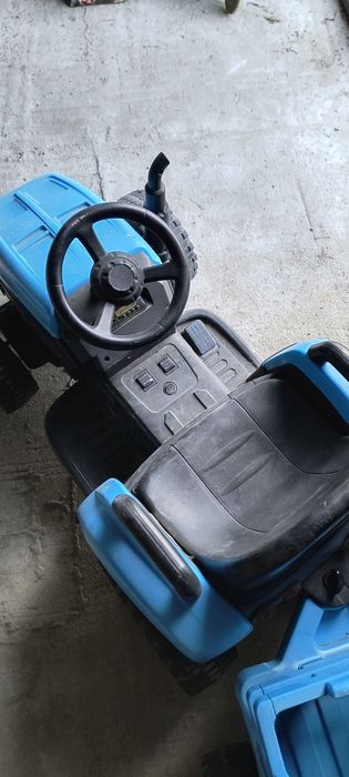 Traktor zabawkaa