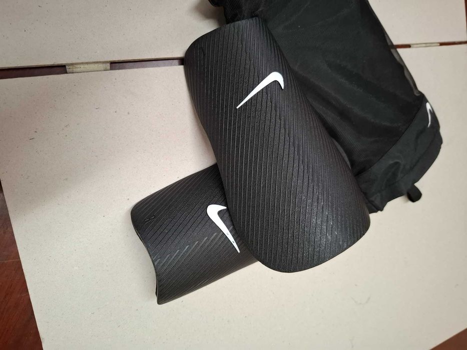 Caneleiras de criança Nike em excelente estado