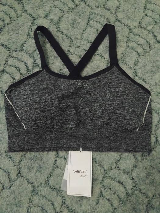 Спортивный афигенного качества топ