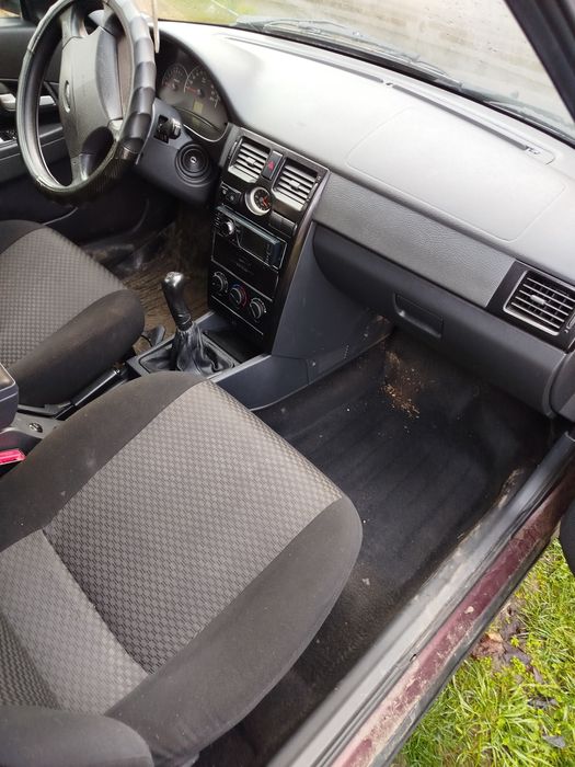 Лада Пріора універсал 2011 р.