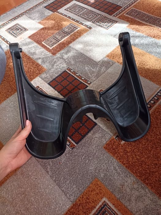 Підставка під ніжки на велосипед