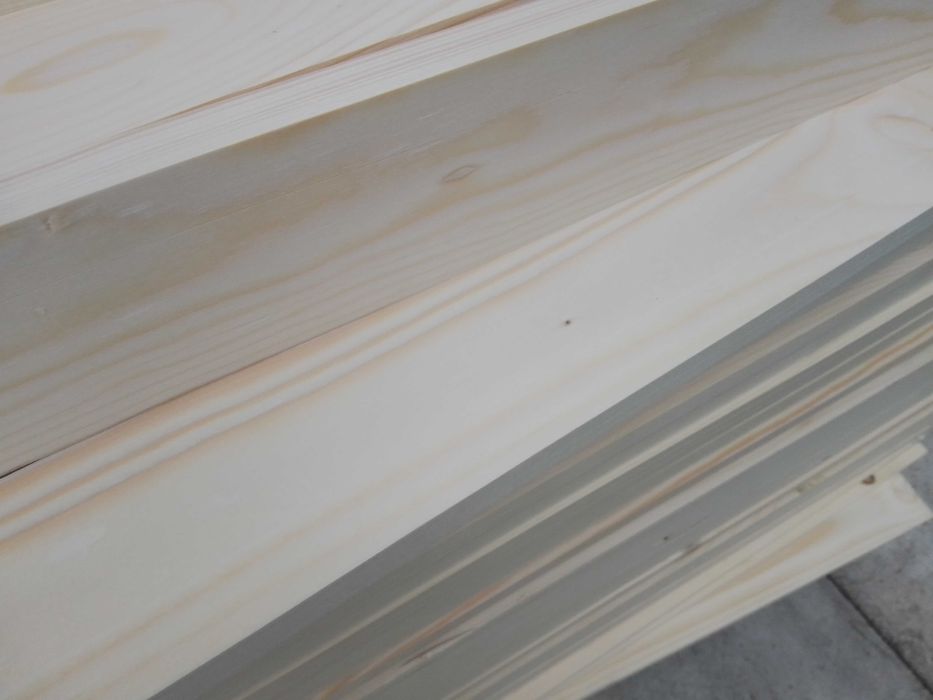 Nowa deska heblowana świerkowa