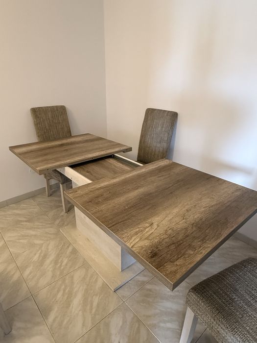 Mesa com 4 cadeiras