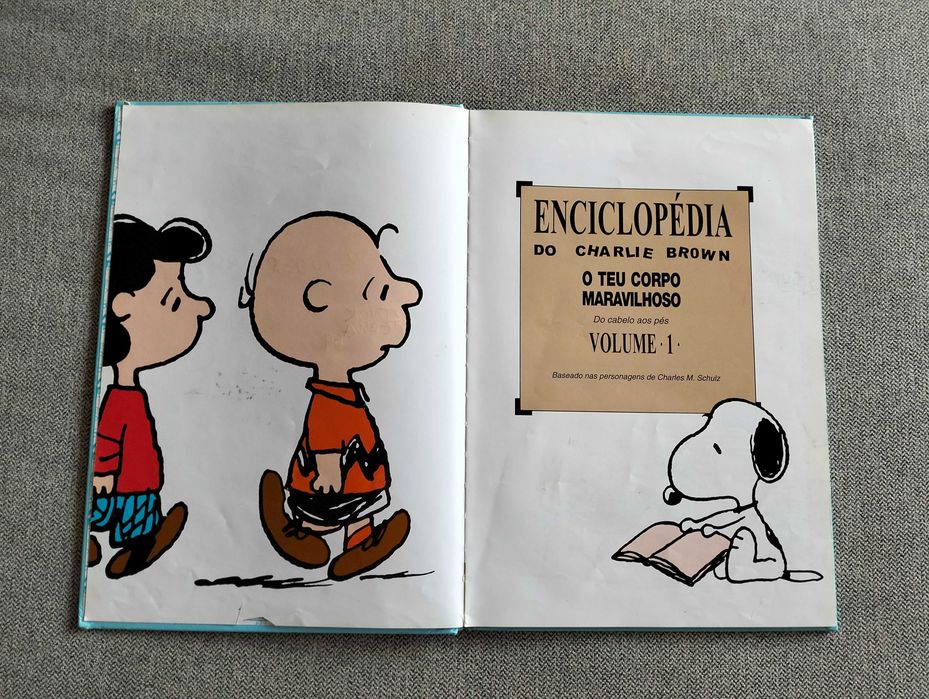 Livro "Enciclopédia do Charlie Brown - O teu corpo maravilhoso"