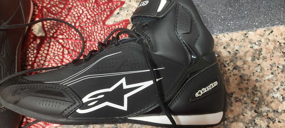 Botas de mota marca Alpinestars