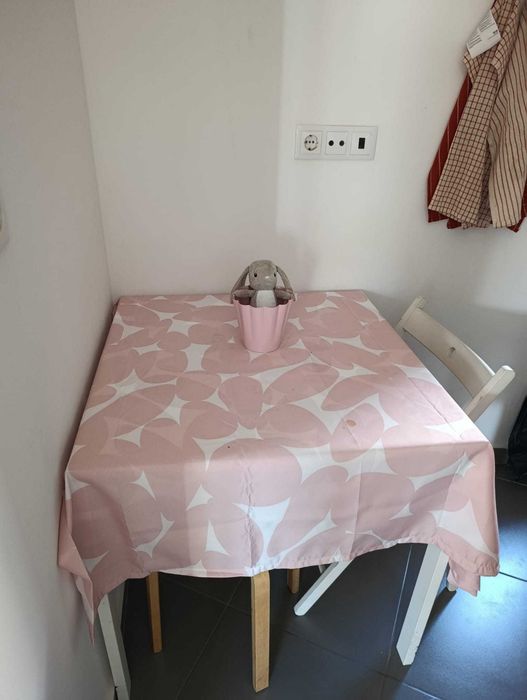 Quarto em Apartamento T2 - Zona do Beato.
