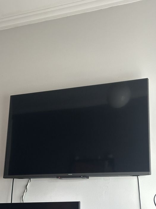 Smart tv ambilight 43”