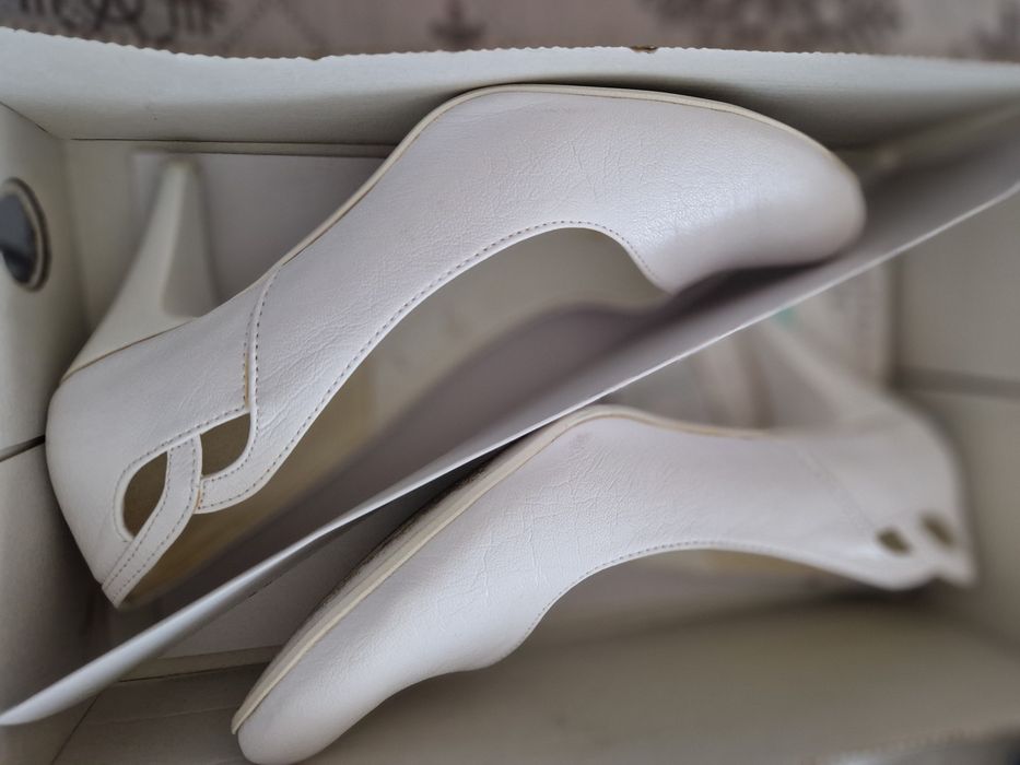 Białe buty do ślubu r.38