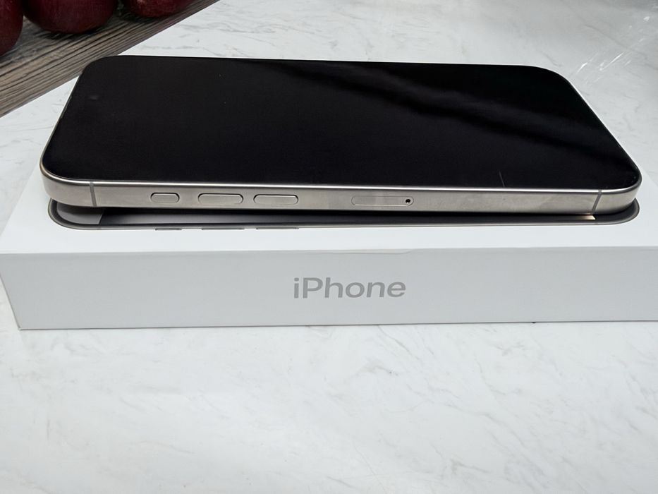 Apple Iphone 16 max pro 256 GB stan idealny